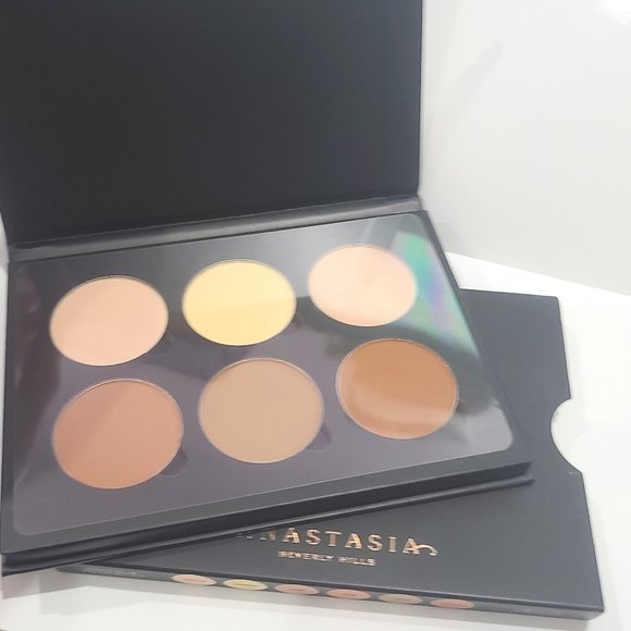 SALE 💛 Anastasia LIGHT TO MEDIUM Contour Kit ✨ NEW IN BOX - Picture 11 of 13